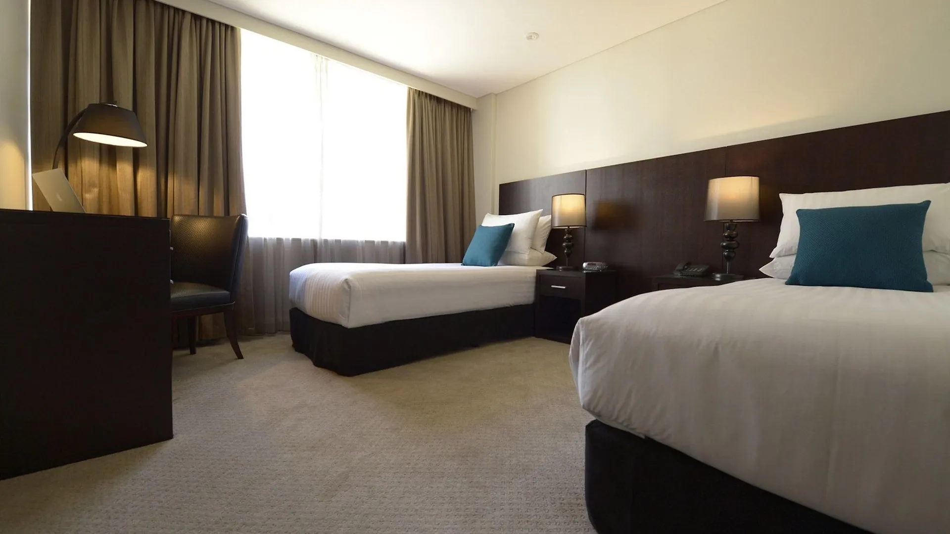 Canberra Rex Hotel 4*,