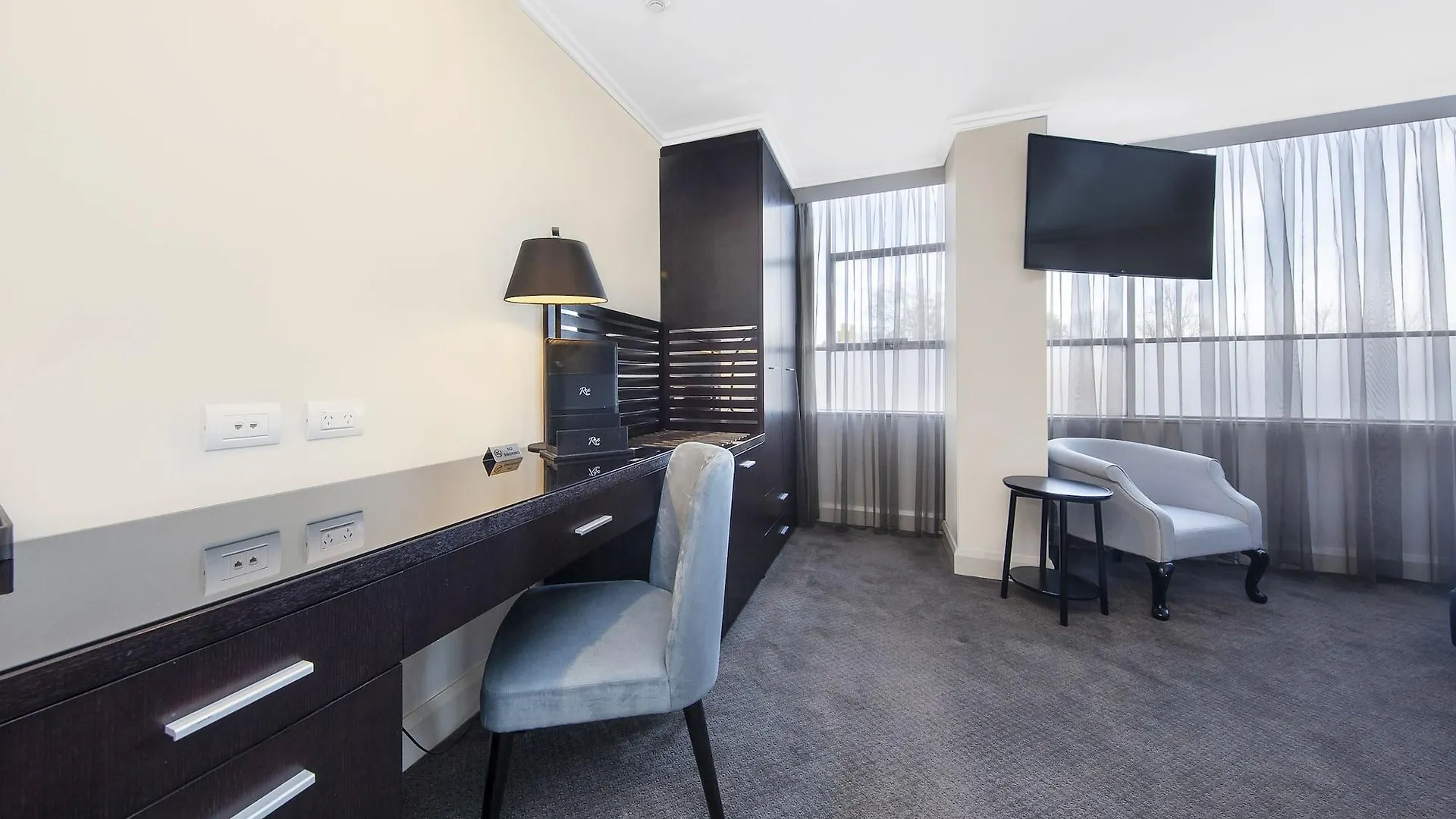 Canberra Rex Hotel y Apartamentos con servicio Australia