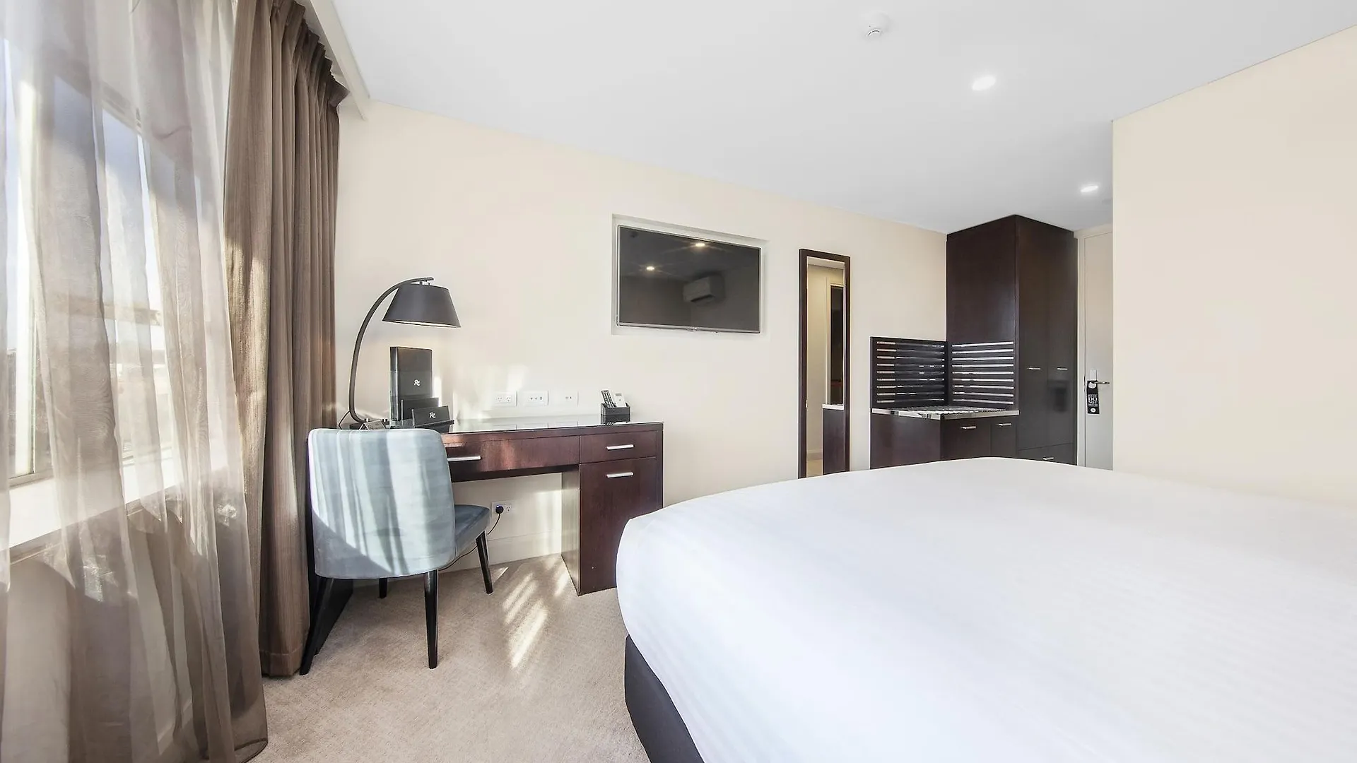 Canberra Rex Hotel y Apartamentos con servicio 4*,
